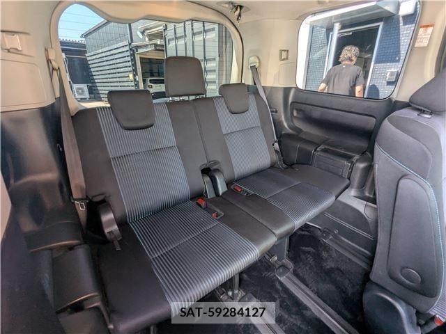 Toyota VOXY 2014-07 8210953-12