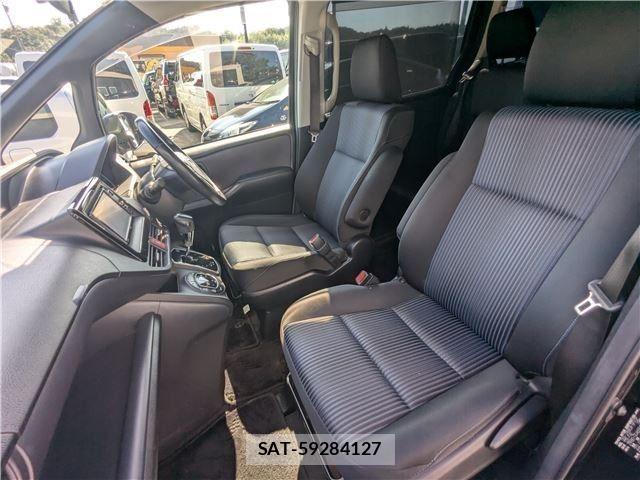 Toyota VOXY 2014-07 8210953-13