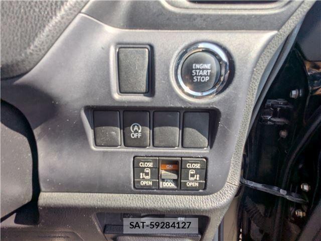 Toyota VOXY 2014-07 8210953-16