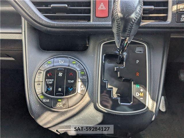 Toyota VOXY 2014-07 8210953-20