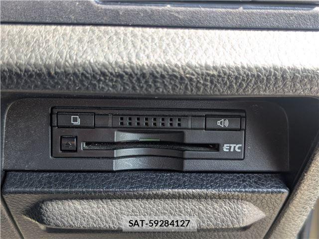 Toyota VOXY 2014-07 8210953-23