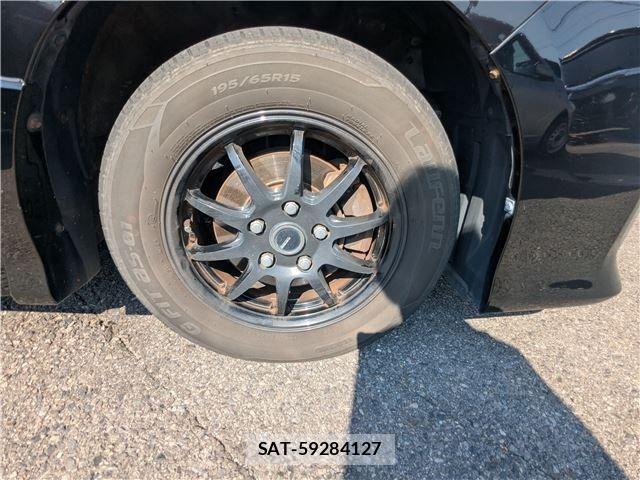 Toyota VOXY 2014-07 8210953-24