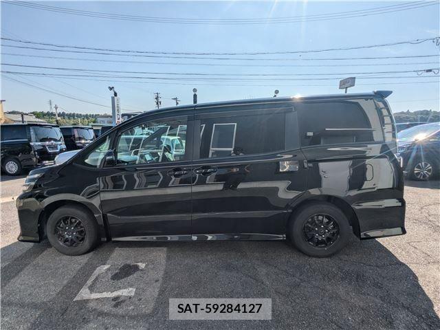 Toyota VOXY 2014-07 8210953-5