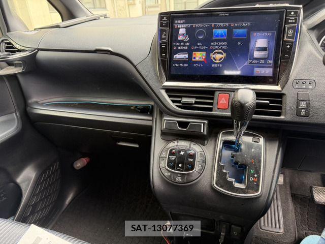 Toyota VOXY 2014-06 8210950-8