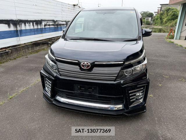 Toyota VOXY 2014-06 8210950-1