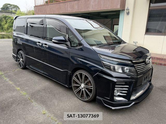 Toyota VOXY 2014-06 8210950-17