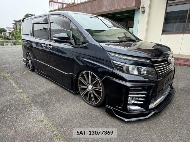 Toyota VOXY 2014-06 8210950-2