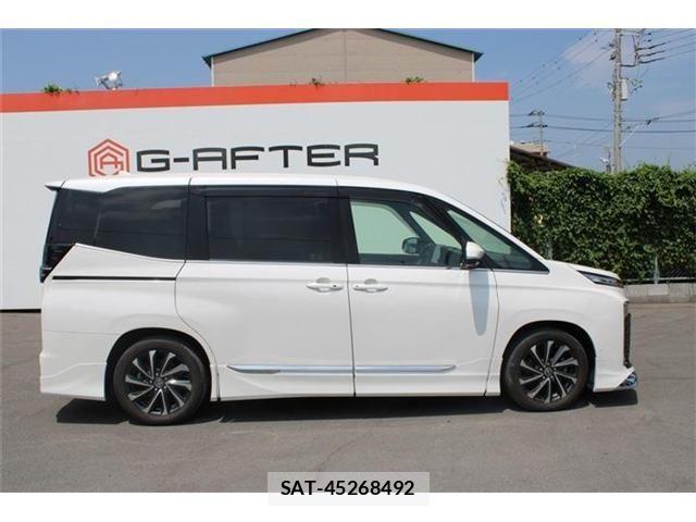 Toyota VOXY 2022-06 8210903-14