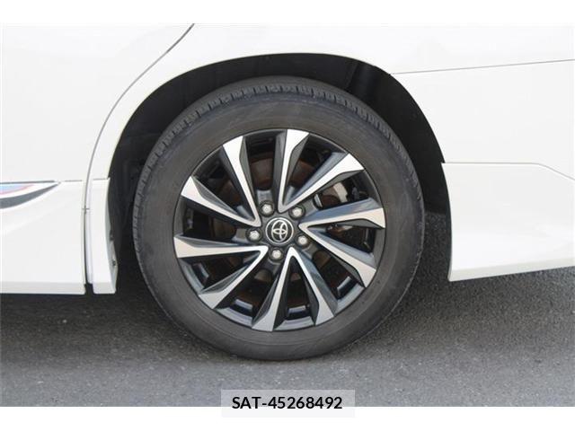 Toyota VOXY 2022-06 8210903-17