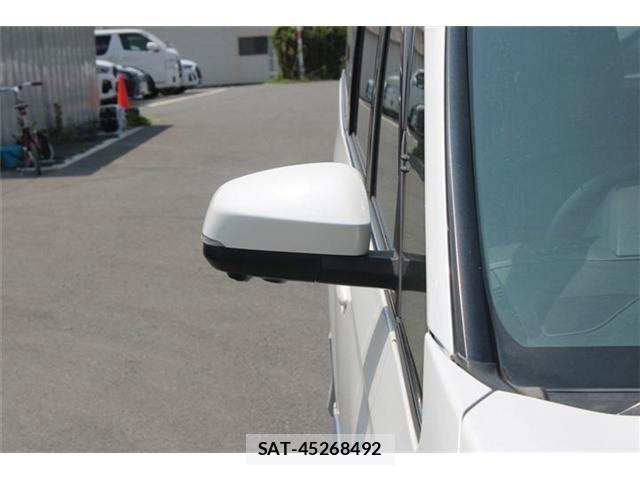 Toyota VOXY 2022-06 8210903-23