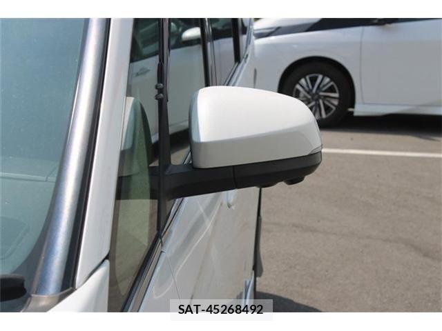 Toyota VOXY 2022-06 8210903-24