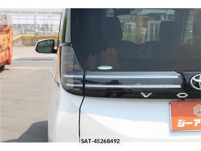 Toyota VOXY 2022-06 8210903-25