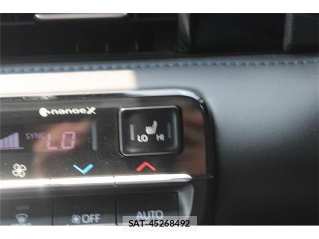 Toyota VOXY 2022-06 8210903-6