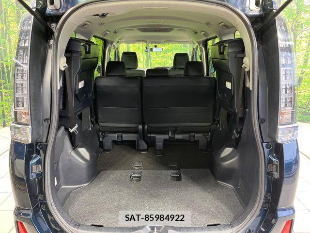 Toyota VOXY 2015-07 8210945-10