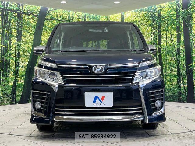 Toyota VOXY 2015-07 8210945-14