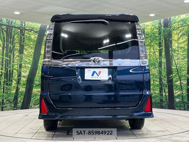 Toyota VOXY 2015-07 8210945-15
