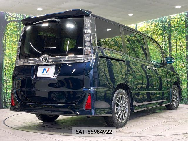 Toyota VOXY 2015-07 8210945-17
