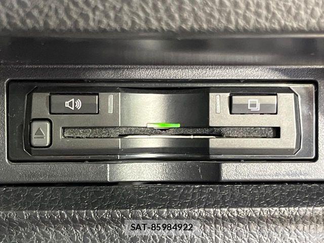 Toyota VOXY 2015-07 8210945-5