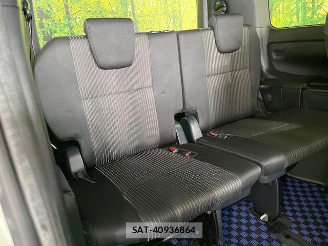 Toyota VOXY 2019-11 8210922-9