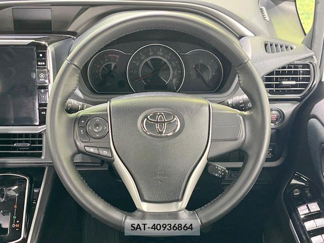 Toyota VOXY 2019-11 8210922-11