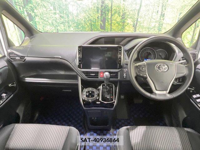 Toyota VOXY 2019-11 8210922-1