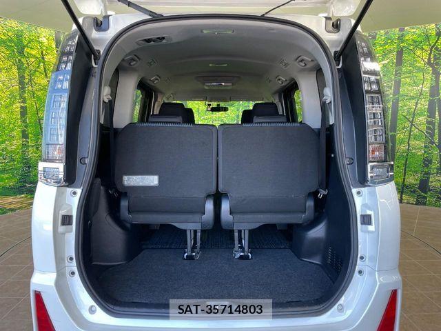 Toyota VOXY 2014-02 8210944-11