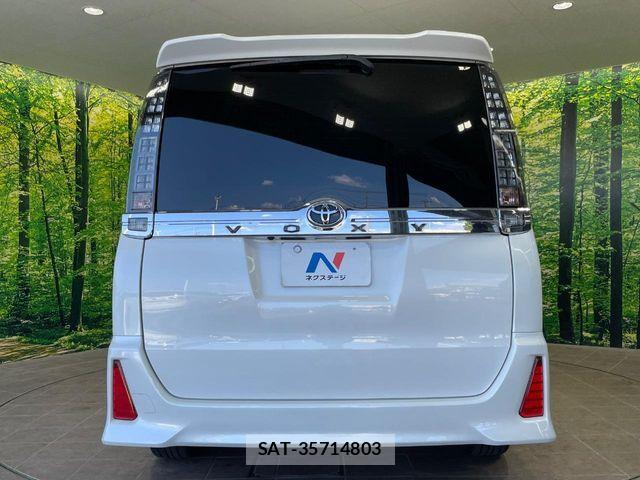 Toyota VOXY 2014-02 8210944-15