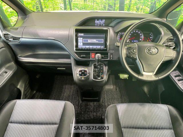 Toyota VOXY 2014-02 8210944-1