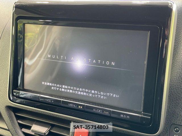 Toyota VOXY 2014-02 8210944-4