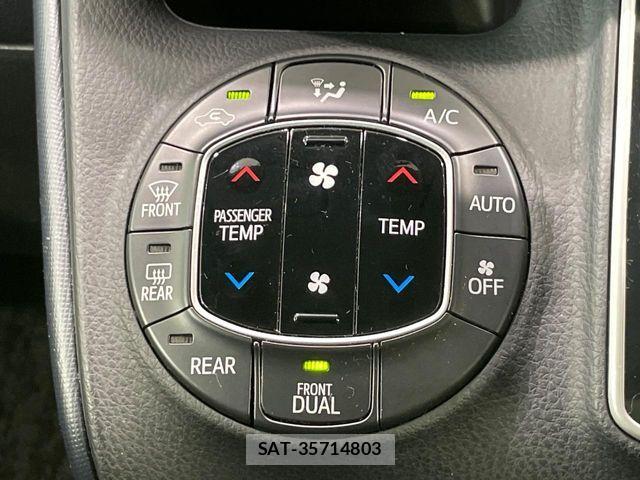 Toyota VOXY 2014-02 8210944-6