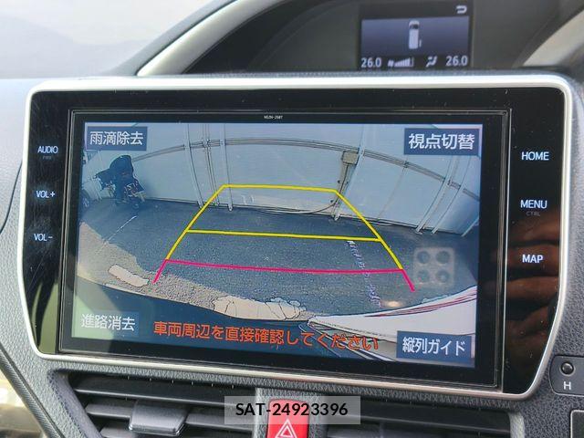 Toyota VOXY 2018-10 8210923-11