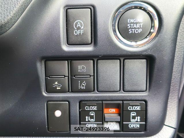 Toyota VOXY 2018-10 8210923-14