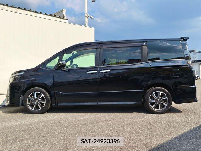 Toyota VOXY 2018-10 8210923-19