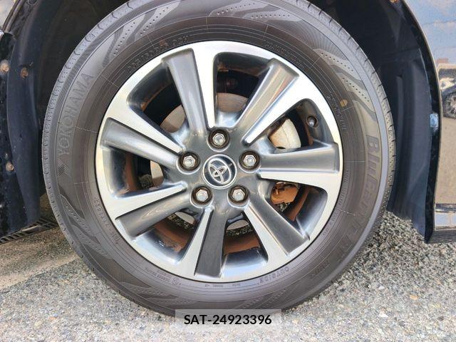 Toyota VOXY 2018-10 8210923-20