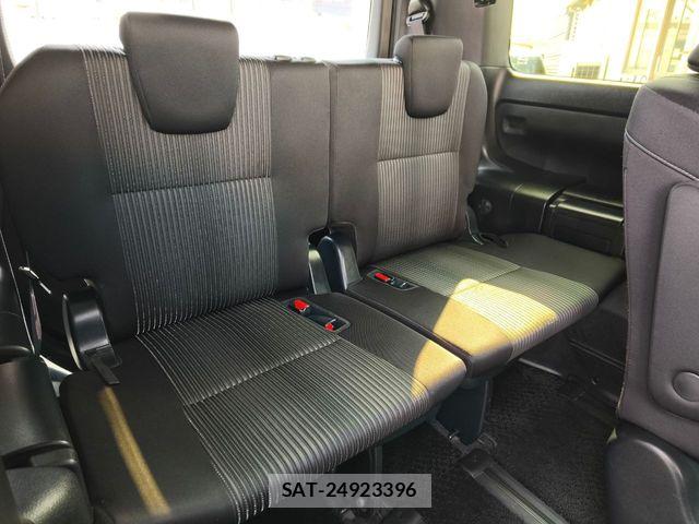 Toyota VOXY 2018-10 8210923-5