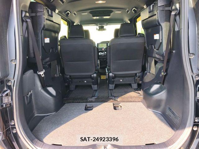 Toyota VOXY 2018-10 8210923-7