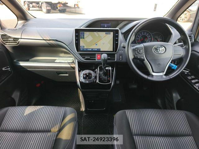 Toyota VOXY 2018-10 8210923-8