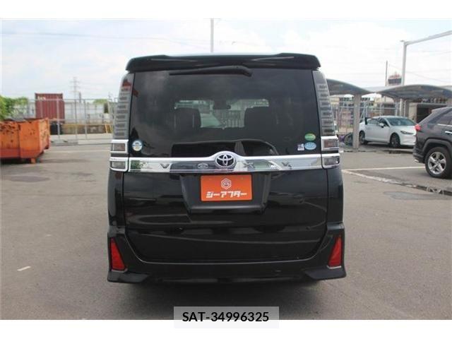 Toyota VOXY 2018-05 8210937-9