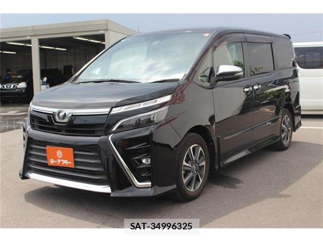 Toyota VOXY 2018-05 8210937-12