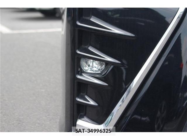 Toyota VOXY 2018-05 8210937-14