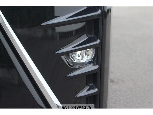 Toyota VOXY 2018-05 8210937-17