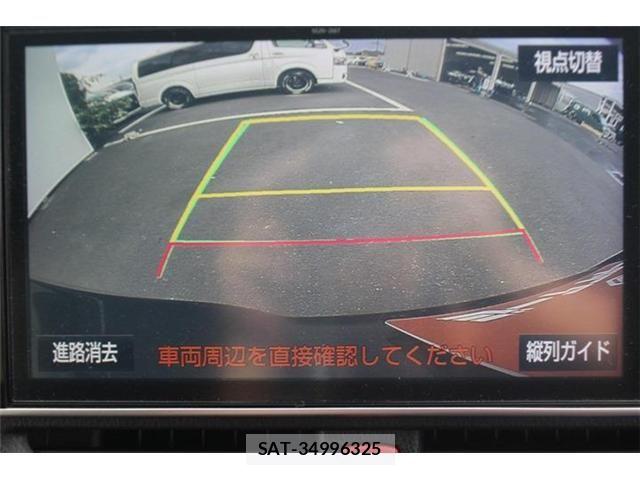 Toyota VOXY 2018-05 8210937-1