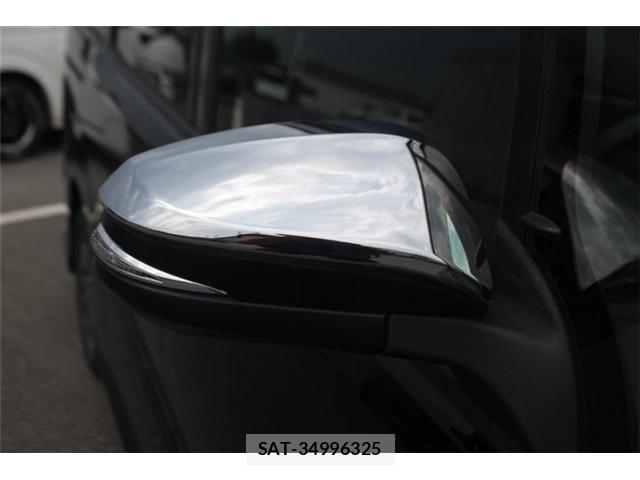 Toyota VOXY 2018-05 8210937-19