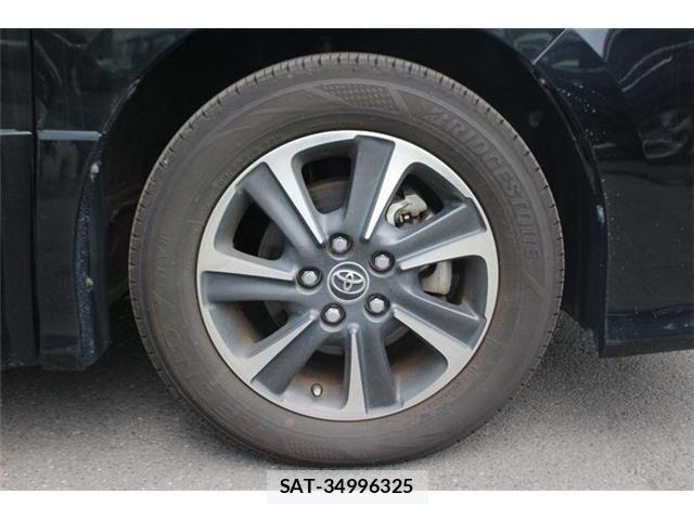 Toyota VOXY 2018-05 8210937-23