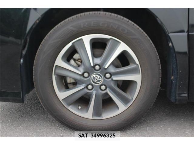 Toyota VOXY 2018-05 8210937-26