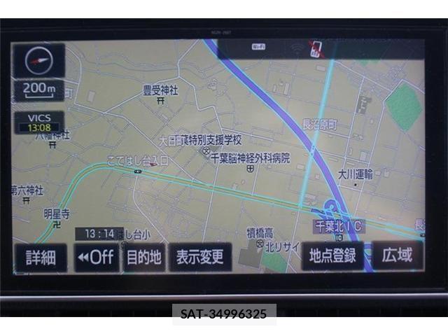 Toyota VOXY 2018-05 8210937-3