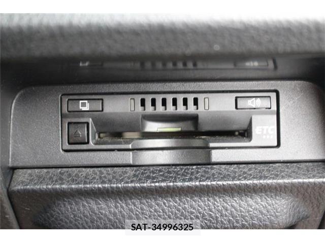Toyota VOXY 2018-05 8210937-4