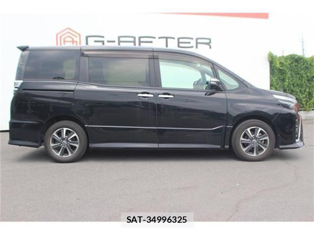 Toyota VOXY 2018-05 8210937-7