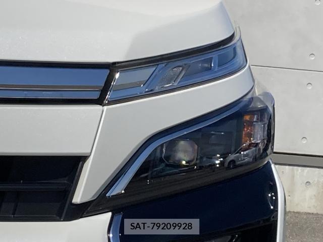 Toyota VOXY 2021-04 8210918-10