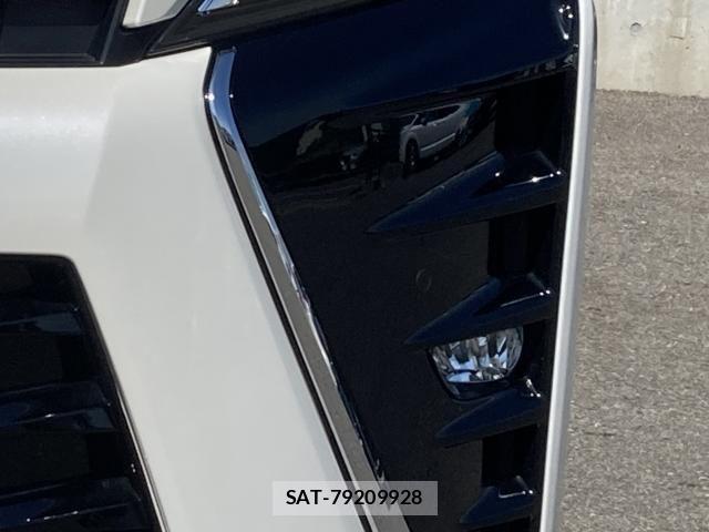 Toyota VOXY 2021-04 8210918-11